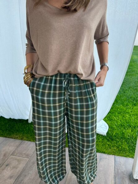 Pantalón cuadros  mini verde oliva. - Imagen 3