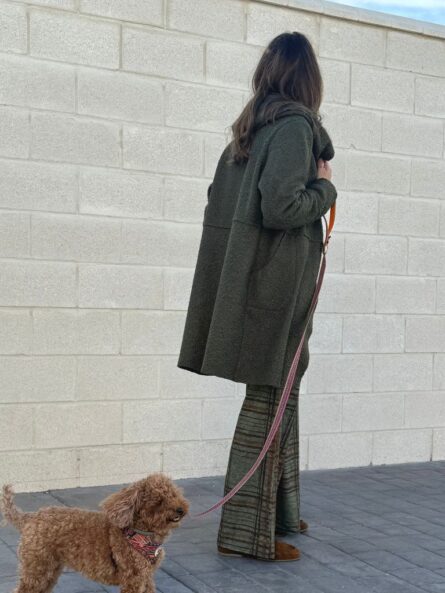 Abrigo paño de rizo con capucha,verde. - Imagen 3