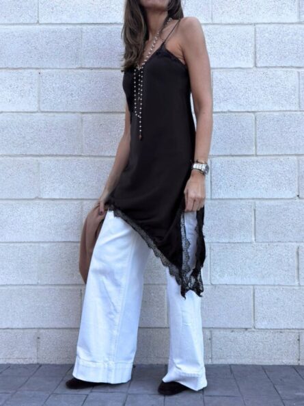 Vestido satinado encaje marrón. - Imagen 2