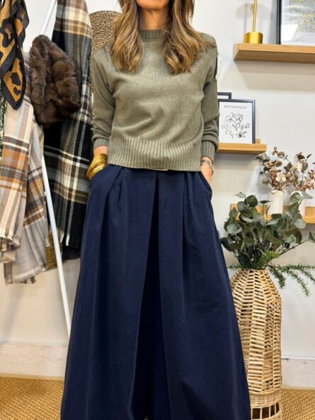 Pantalón pinzas micropana azul marino. - Imagen 2