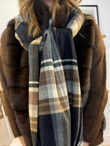 Bufanda fina cuadros negros