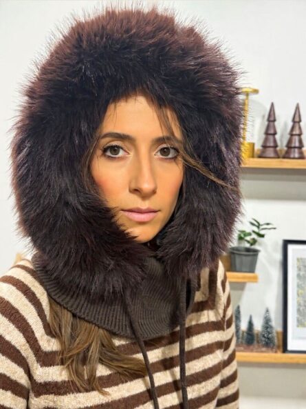 Hooded snood marrón.