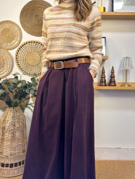 Pantalón pinzas micropana berenjena. - Imagen 2