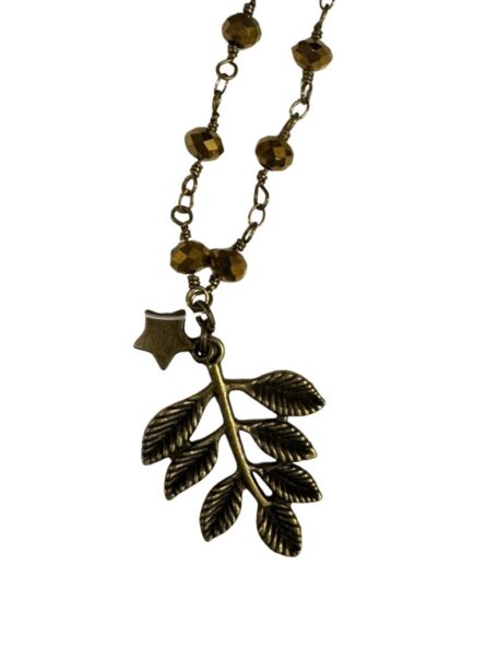 Collar medio , bolas doradas. - Imagen 3